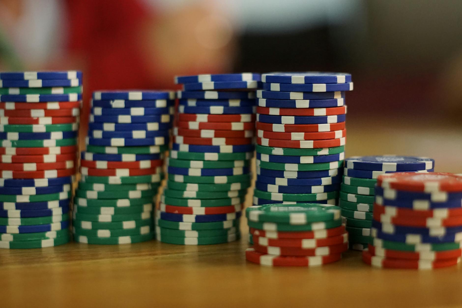 Mỗi chiến thuật roulette thực chất là cách phân bổ vốn và kiểm soát biến động.